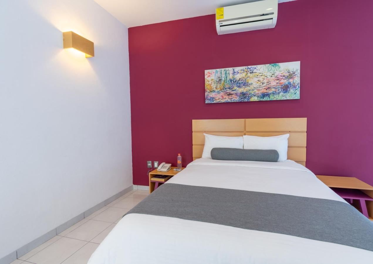 Hotel Mexico Inn Express Salamanca Exteriör bild